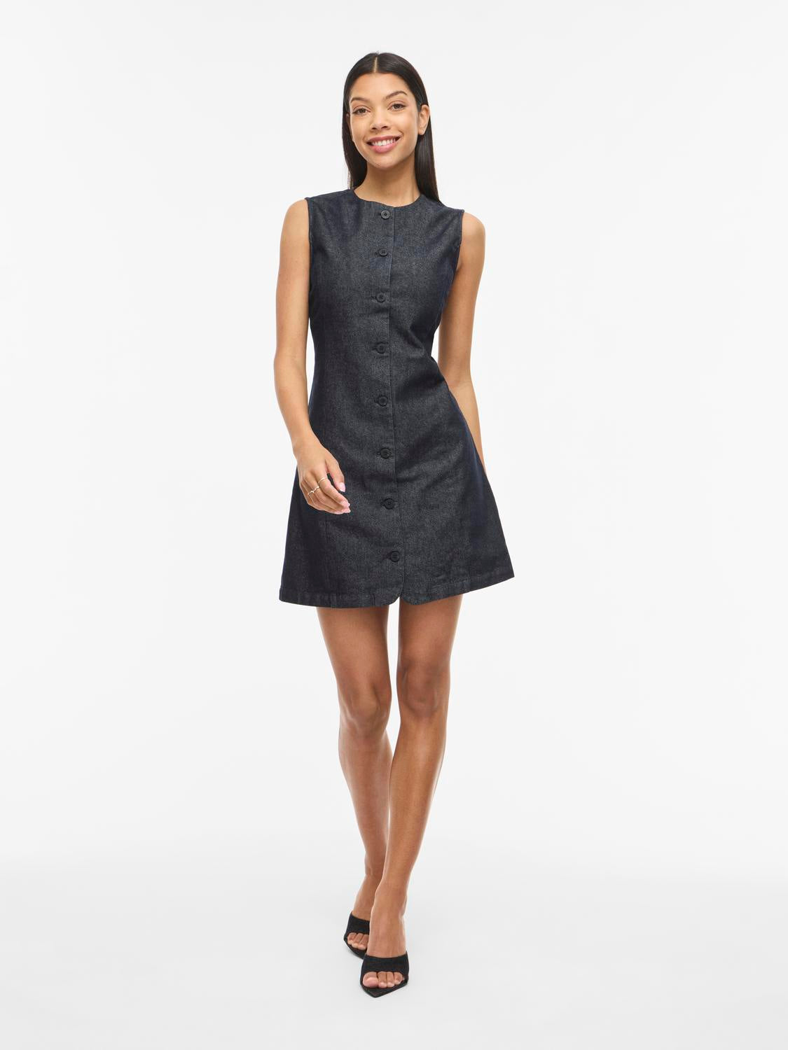 model_shot-front